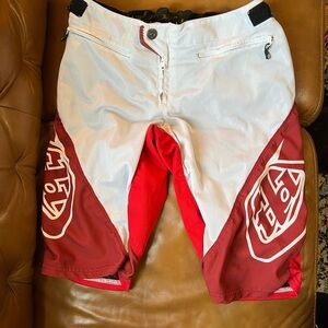TROY LEE DESIGNS SPRINT SHORTS RED/WHITE SIZE 34 (2019)